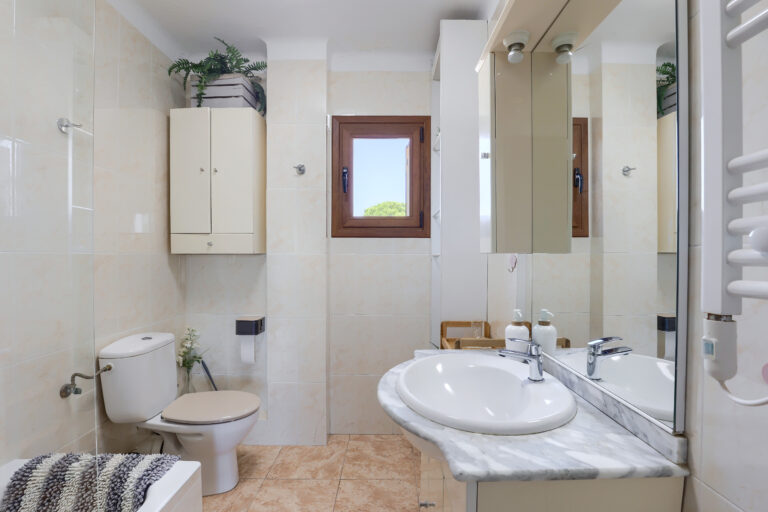Bathroom 1 - 1