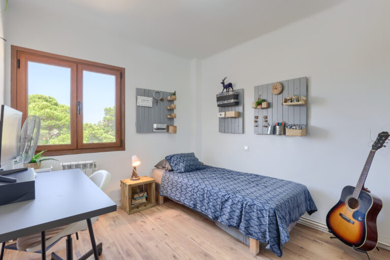 Bedroom 1 - 1